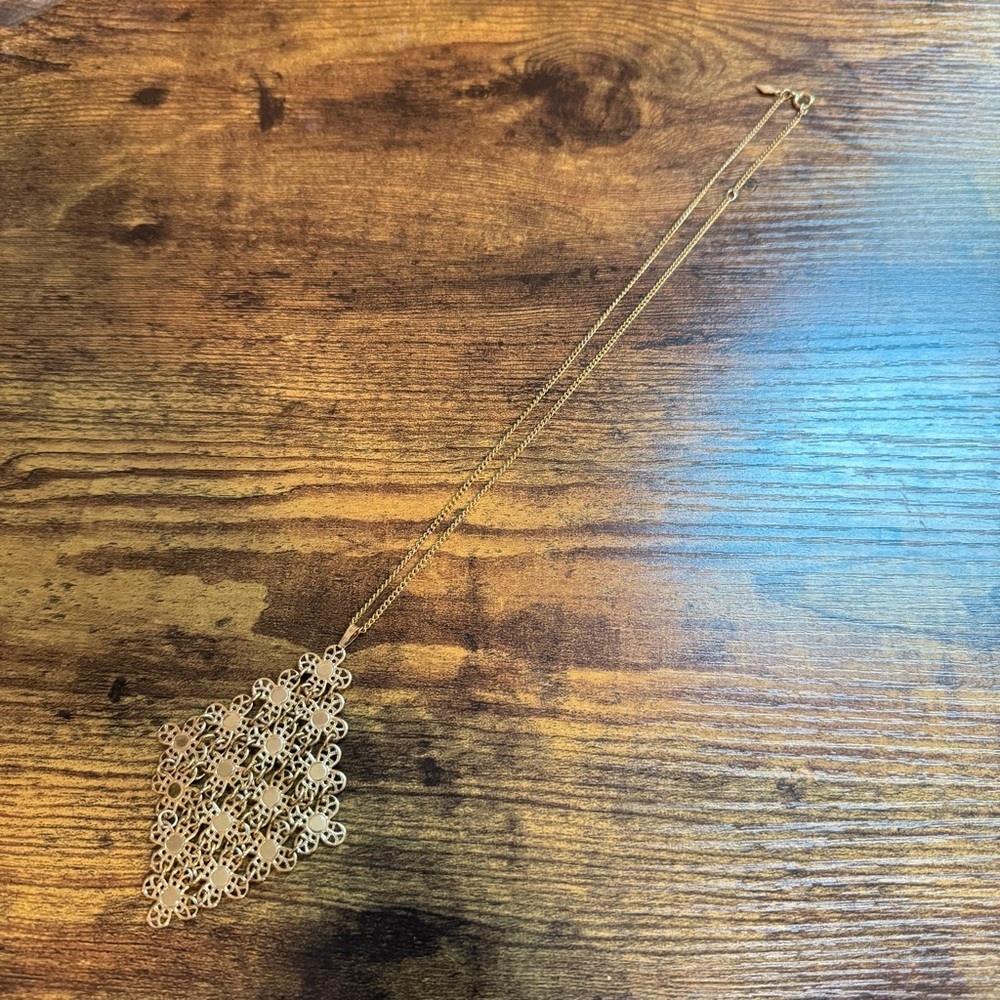 Vintage Sarah Coventry Chainmail Metal Mesh Diamond Shaped‎ Pendant Necklace